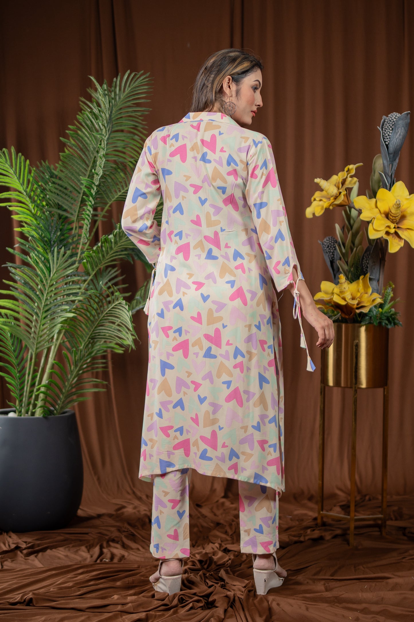 Collar Neck Kurta Set