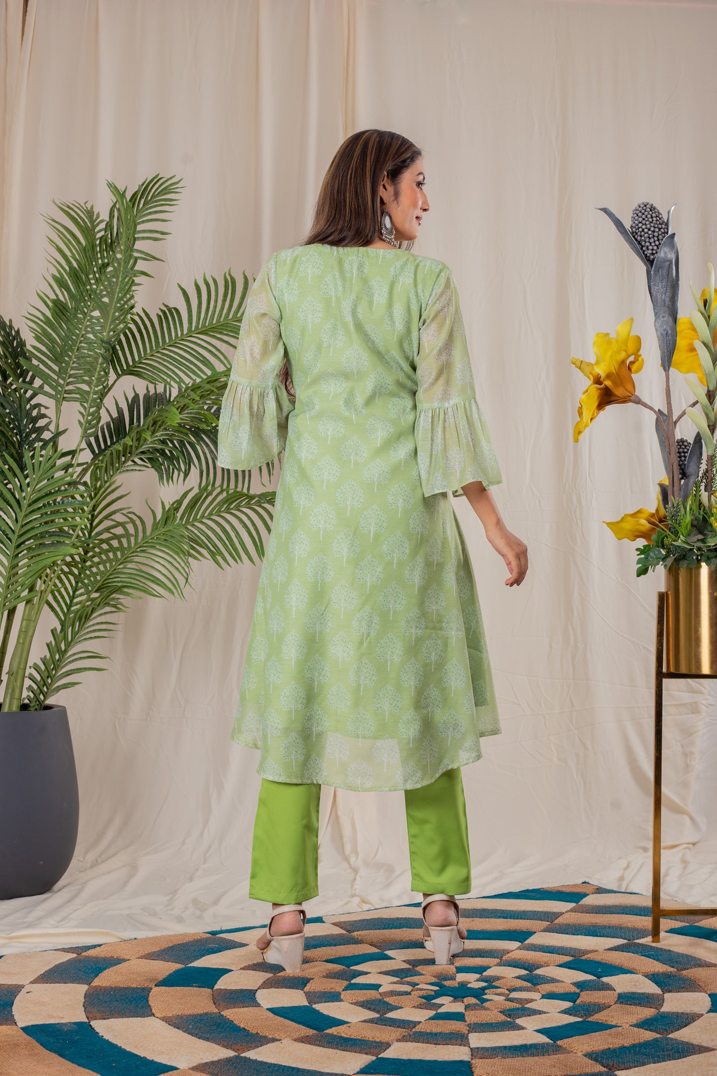 Ethnic V-Neck Floral Kurta Set