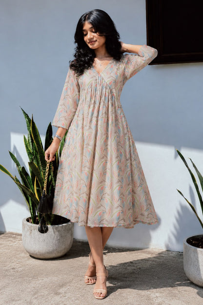 V-neck leaf print Midie Dress.