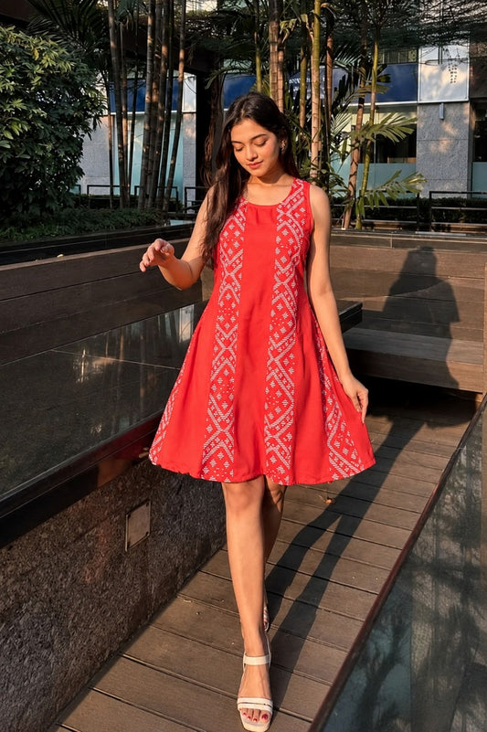 Abstract Pattern Midie Dress.