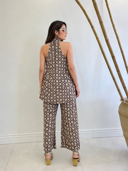 Halter Neck Kurta Set.