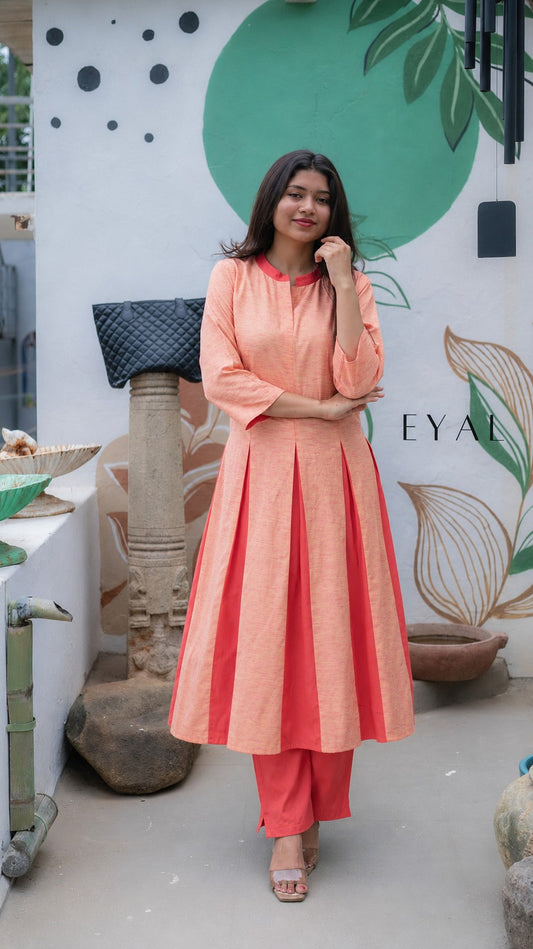 Kalli Solid Kurta Set.