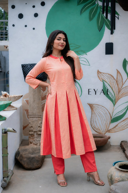 Kalli Solid Kurta Set.